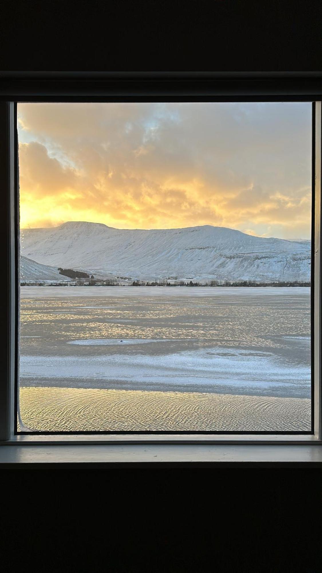 Cosy Lakeview Cabin 45 Minutes From Reykjavik モスフェットルスバイル エクステリア 写真
